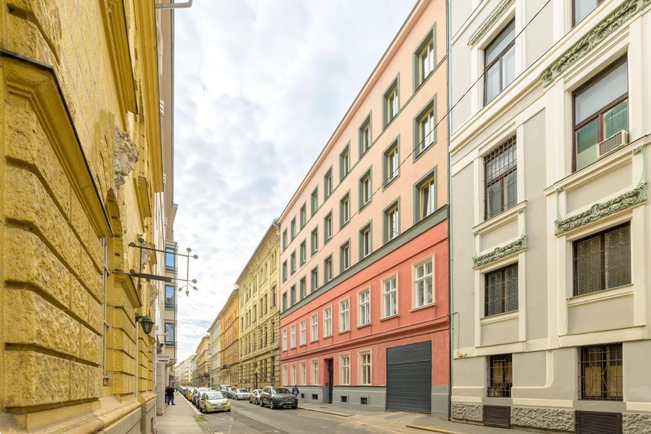 Millenium Spa Relax Apartment Budapest Bagian luar foto